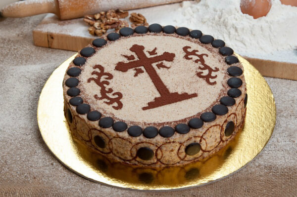 Când se fac pomenile după înmormântare?