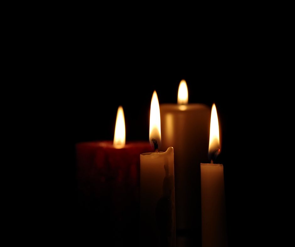 Primii pași pe care trebuie să îi urmezi în cazul decesului unei persoane apropiate