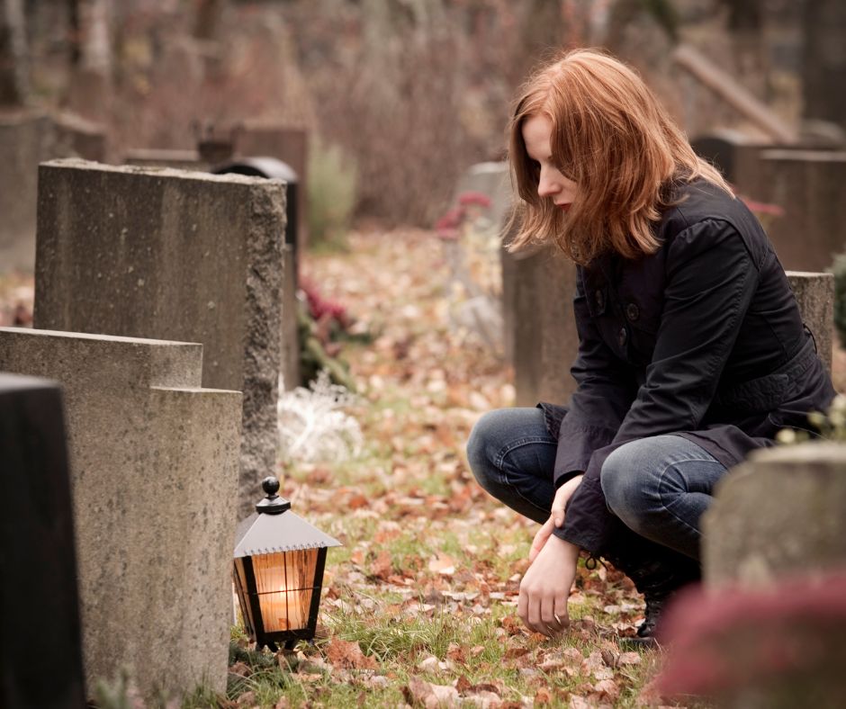 Cum poți trece mai ușor peste decesul unei persoane apropiate